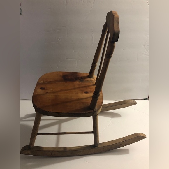 Small Wooden Brown Antique Rocking Chair for Dolls - Picture 2 of 7
